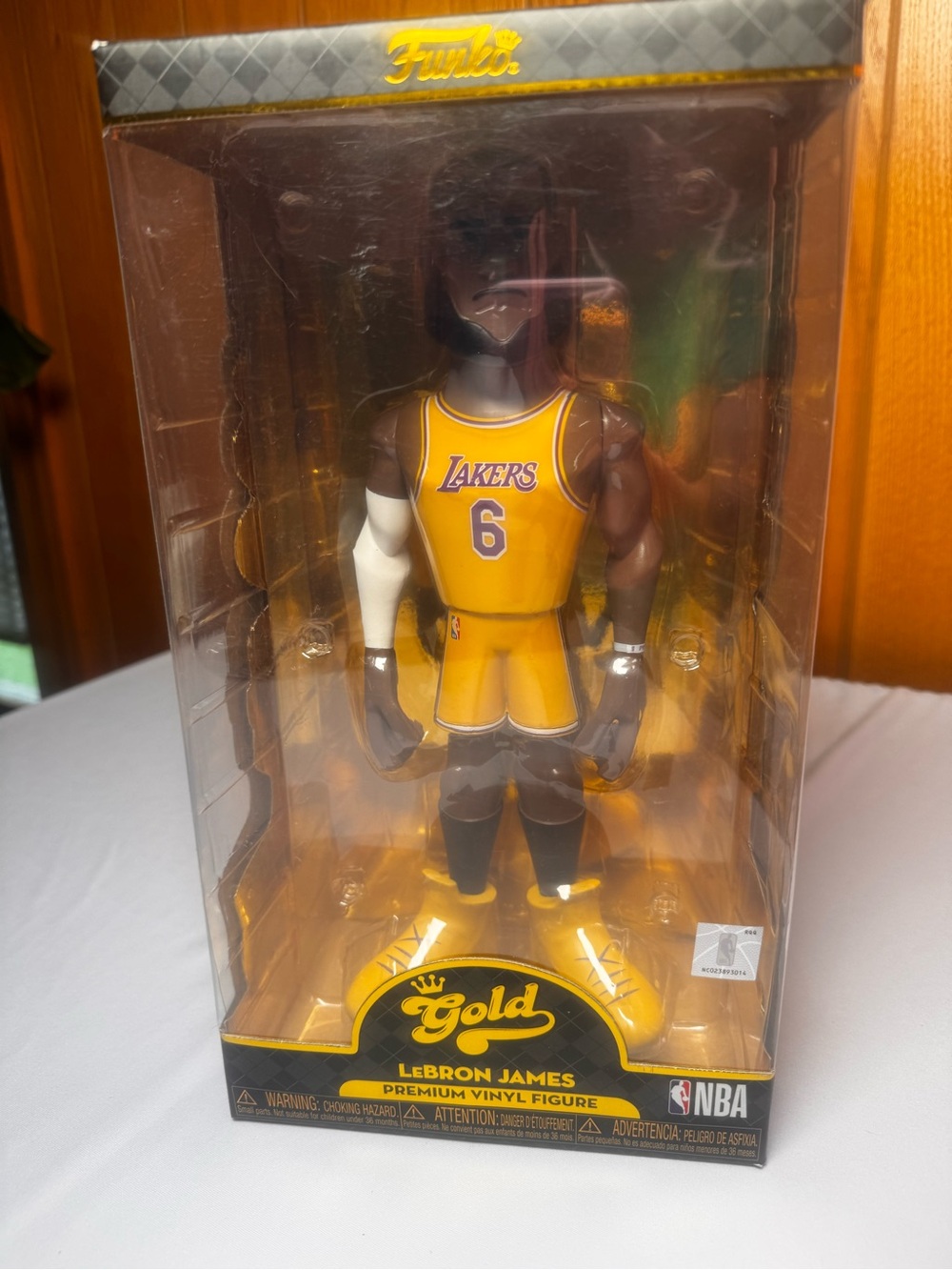Funko Gold Yellow Purple Lakers #6 Vinyl Figure